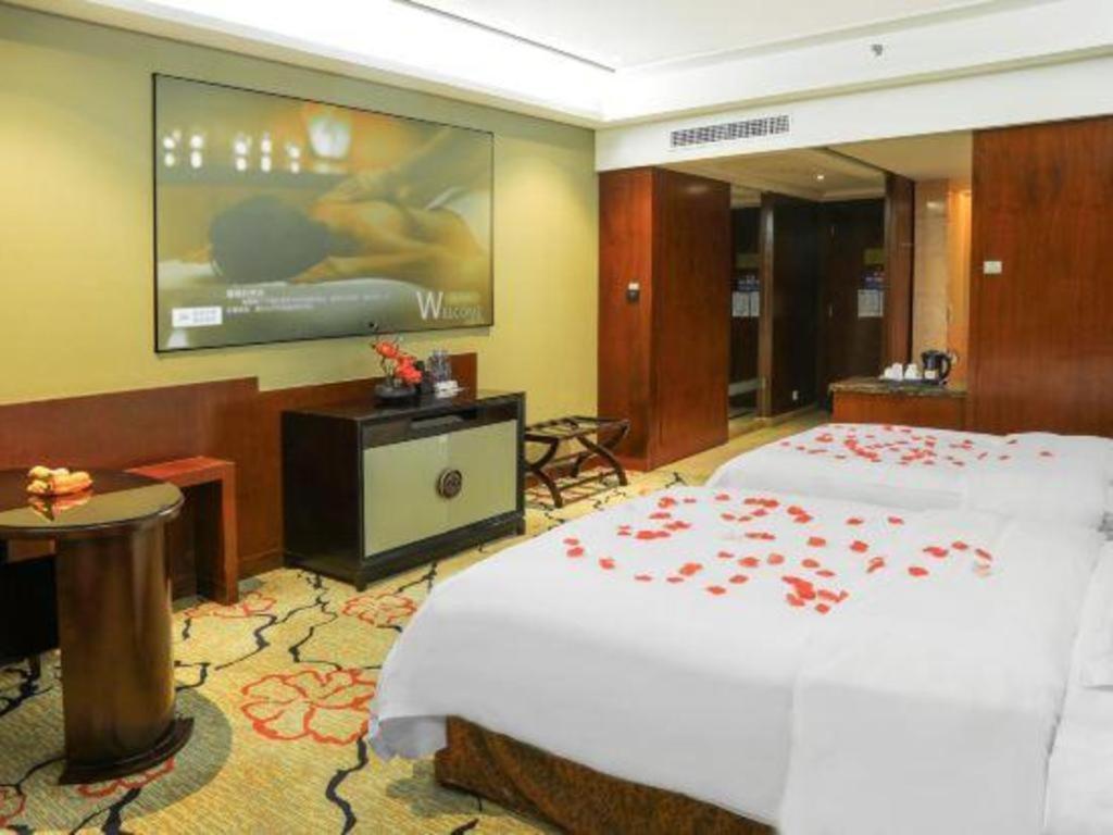 Eurasia International Hotel Донгуан Екстериор снимка