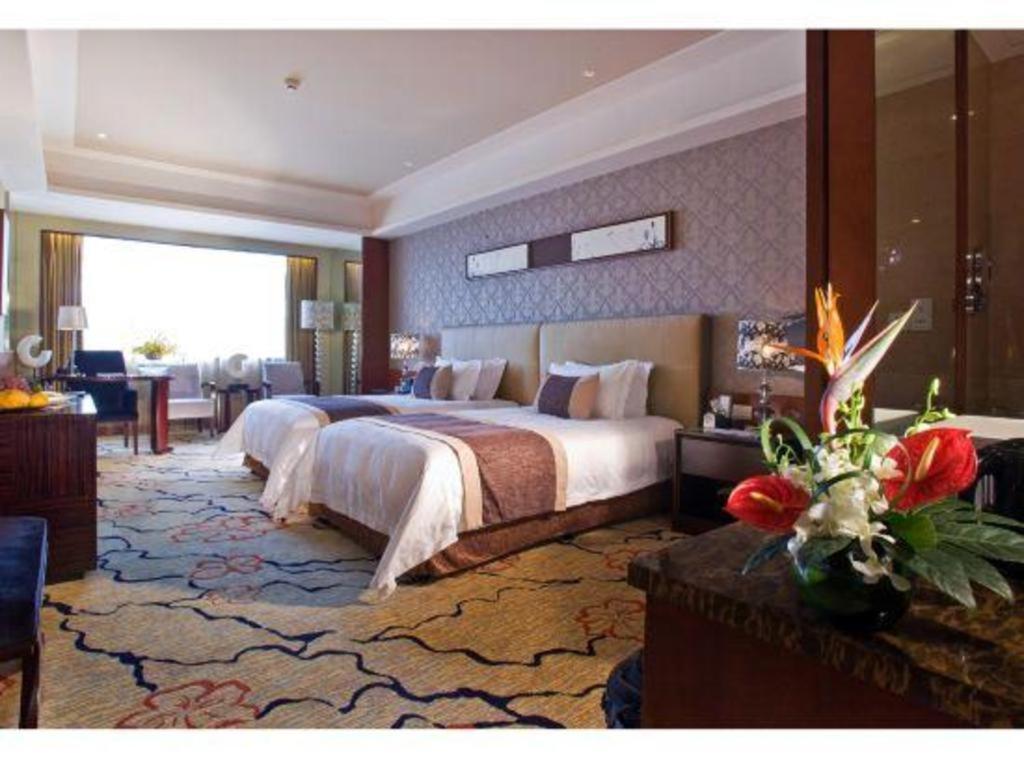 Eurasia International Hotel Донгуан Екстериор снимка