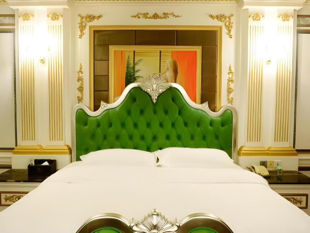 Eurasia International Hotel Донгуан Екстериор снимка