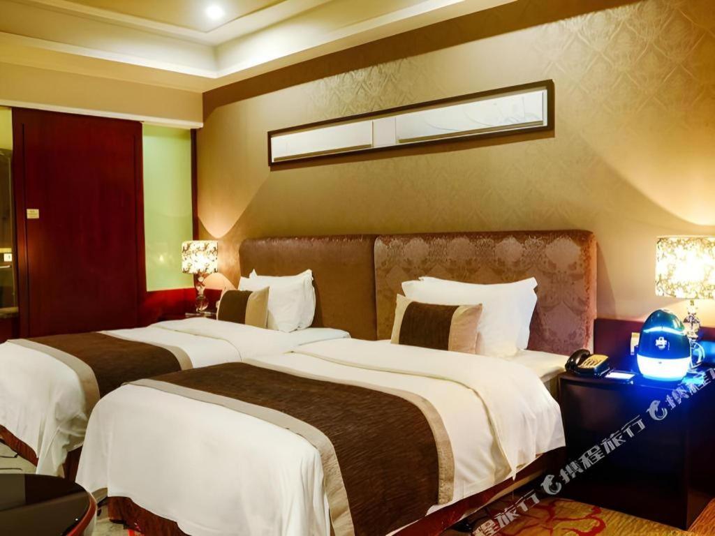 Eurasia International Hotel Донгуан Екстериор снимка