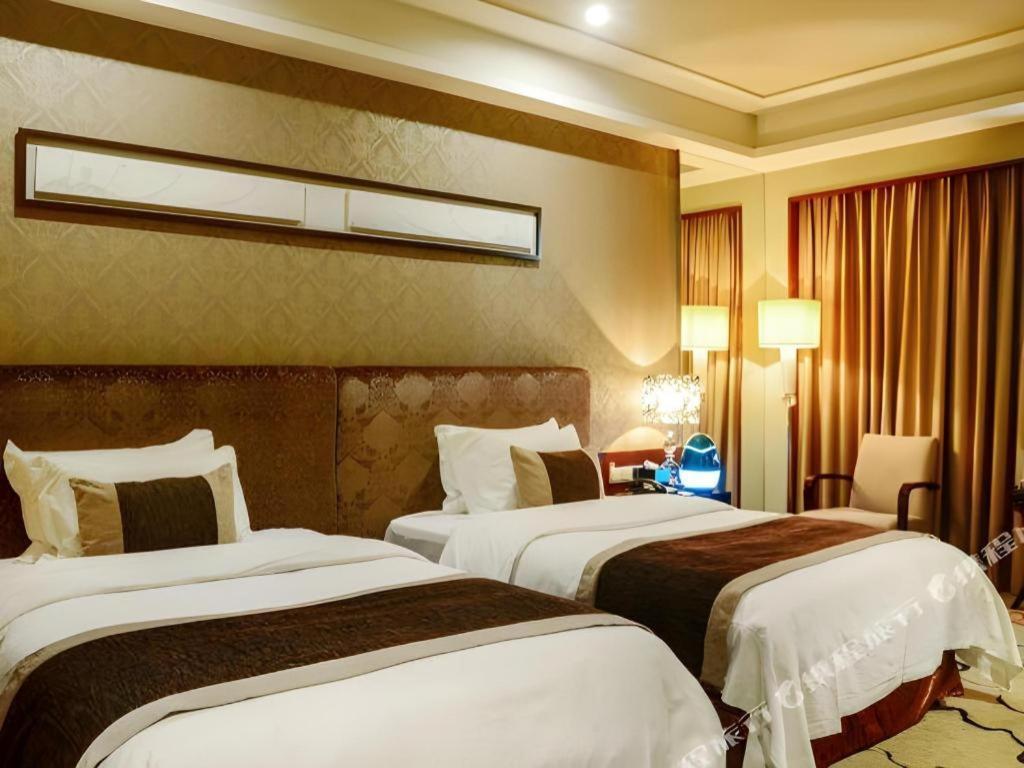 Eurasia International Hotel Донгуан Екстериор снимка