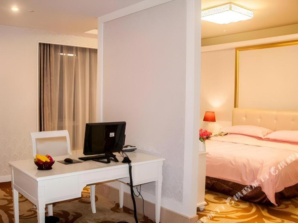 Eurasia International Hotel Донгуан Екстериор снимка