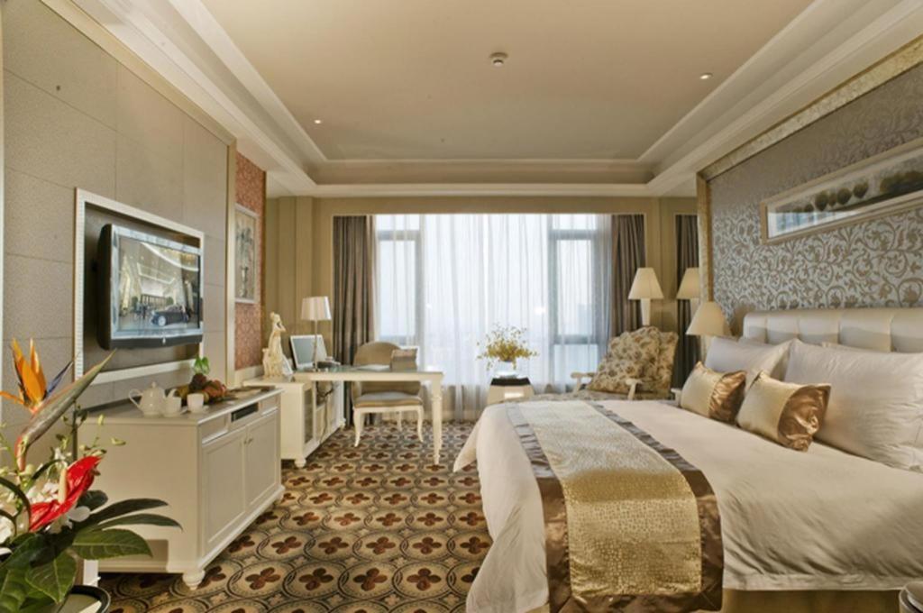 Eurasia International Hotel Донгуан Екстериор снимка