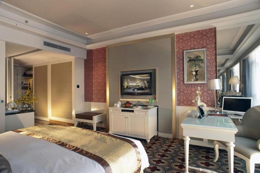 Eurasia International Hotel Донгуан Екстериор снимка