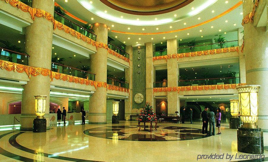 Eurasia International Hotel Донгуан Интериор снимка